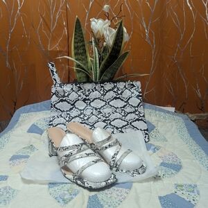 Chic Snakeskin Pattern Women's Sandals w/Matching Clutch Set